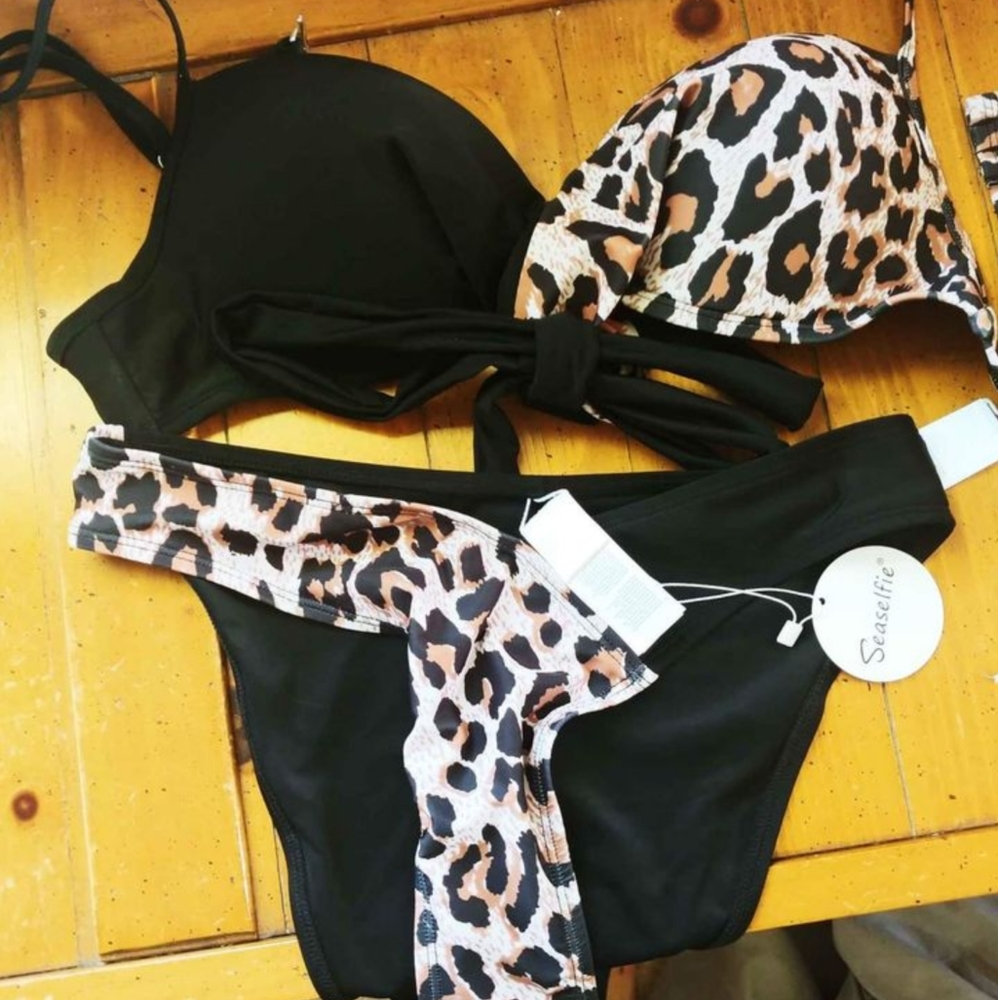 Bathing suit - Picture 2 of 3